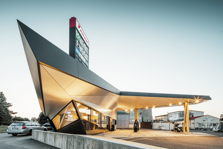 Tankstelle © Croce & Wir