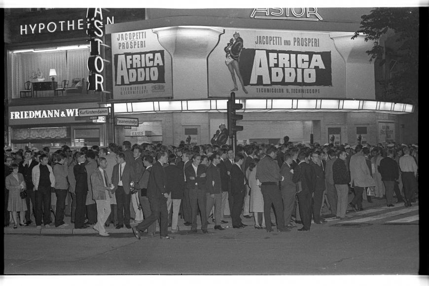 2. August 1966 – West-Berlin: Protestaktion afrikanischer Studierender. © Jürgen Henschel, FHXB Friedrichshain-Kreuzberg Museum