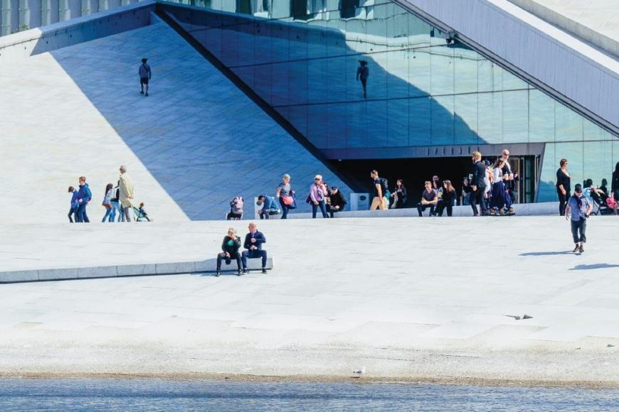 Platz vor dem Opernhaus, Oslo; Bildausschnitt; (c) Geir Anders Rybakken