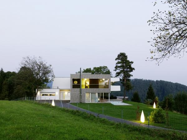 Villa über Villach © Paul Ott