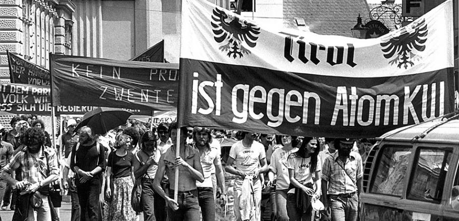 Demonstration gegen das AKW Zwentendorf, 1977 – © Thomas Moser