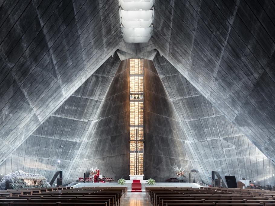 Kathedrale St. Marien in Tokio, Architektur: Kenzo Tange – © Thibaud Poirier