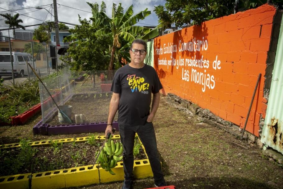 The community activist Mario Nuñez in the Las Monjas communal garden, part of a community land trust in San Juan, Puerto Rico. © Fideicomiso de la Tierra del Caño Martín Peña/Proyecto ENLACE del Caño Martín Peña/G-8, photograph: Ernesto Robles 