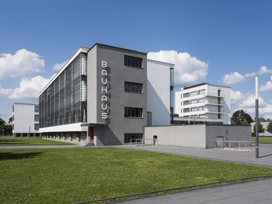 Bauhaus Bauten Dessau: Originale neu erzählt | architektur.aktuell