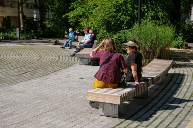 Curved Benches © Streetlife