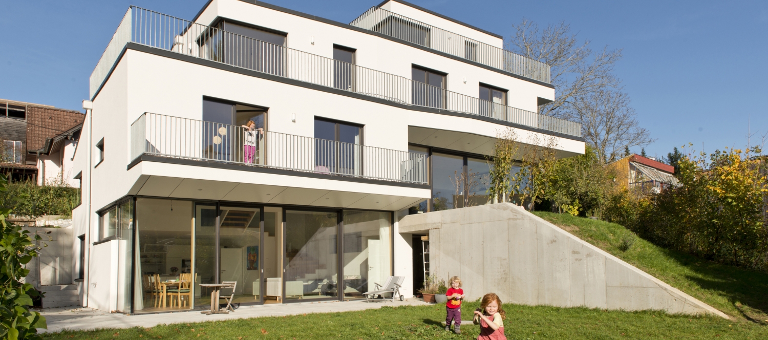 Doppelwohnhaus mit thermischer Bauteilaktivierung im Passivstandard von Treberspurg und Partner Architekten