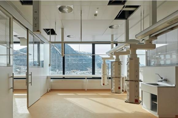 @ Roland Bernath, Kantonspital Graubünden in Chur, Staufer & Hasler Architekten AG | BSA SIA, 2020