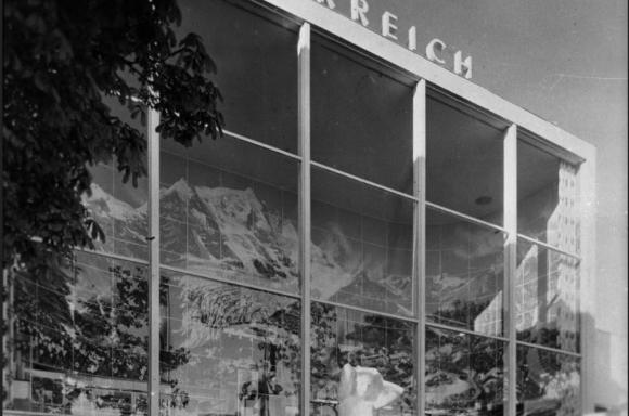 Oswald Haerdtl, Die Inszenierung des österreichischen Alpenpanoramas als monumentales Schaufenster, Ausstellungspavillon für die Weltausstellung in Paris, 1937 © Architekturzentrum Wien, Sammlung 