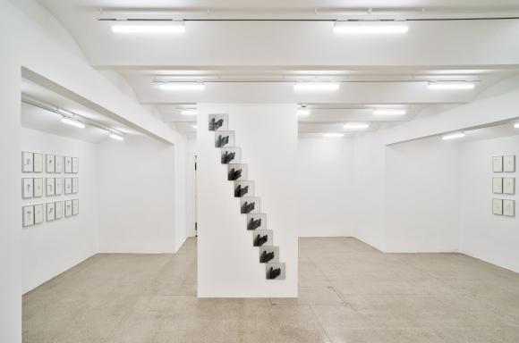 František Lesák, Vermutung und Wirklichkeit, 2021, Ausstellungsansicht Secession 2021, Foto: Iris Ranzinger